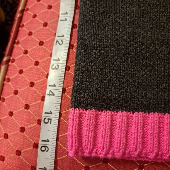 Marcus Adler M/L Pink Heart Charcoal Gray Dog Sweater & Matching Dog Mom Beanie - Picture 8 of 9